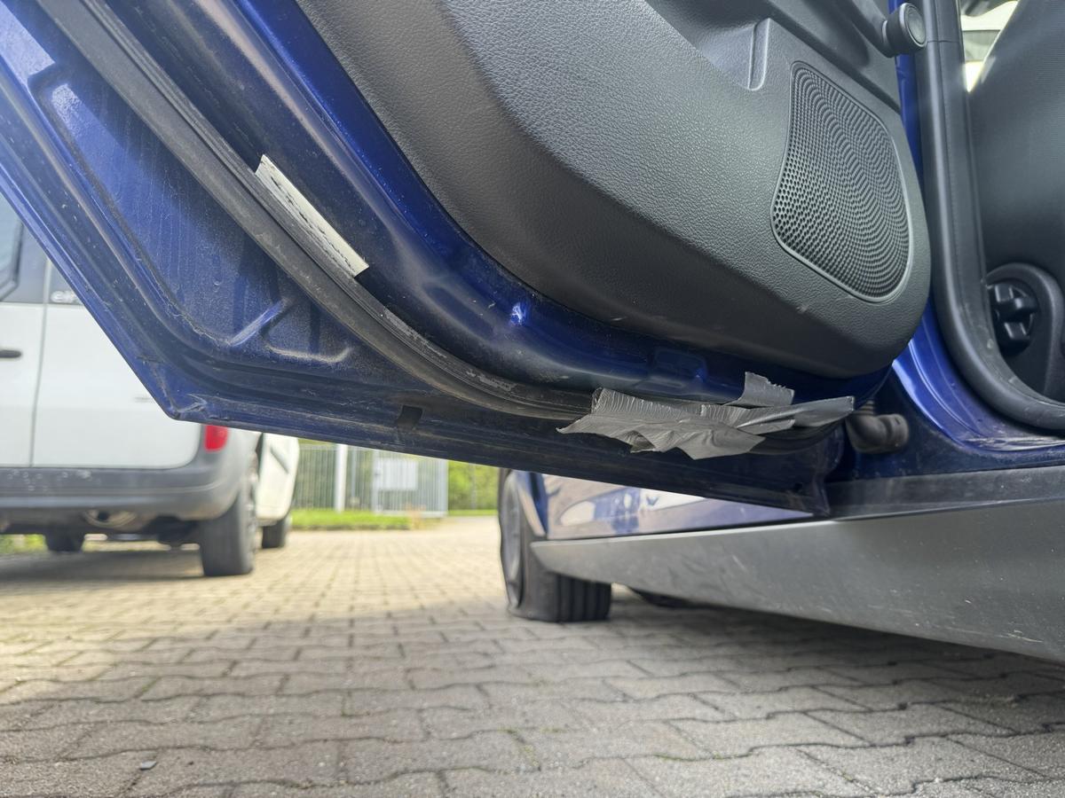 Ford Focus 3 original T&uuml;r hinten links Indic Blau Kombi Rohbau Bj.2014